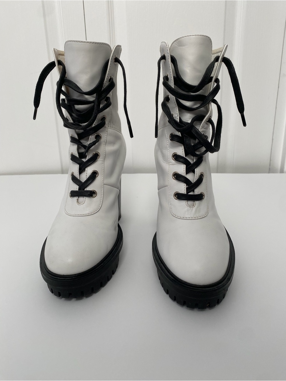 GIANVITO ROSSI White Leather Lace-Up Boots with Black Soles